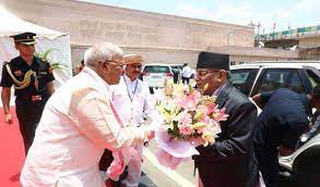 राज्यपाल पटेल ने नेपाल के प्रधानमंत्री प्रचंड का स्वागत किया